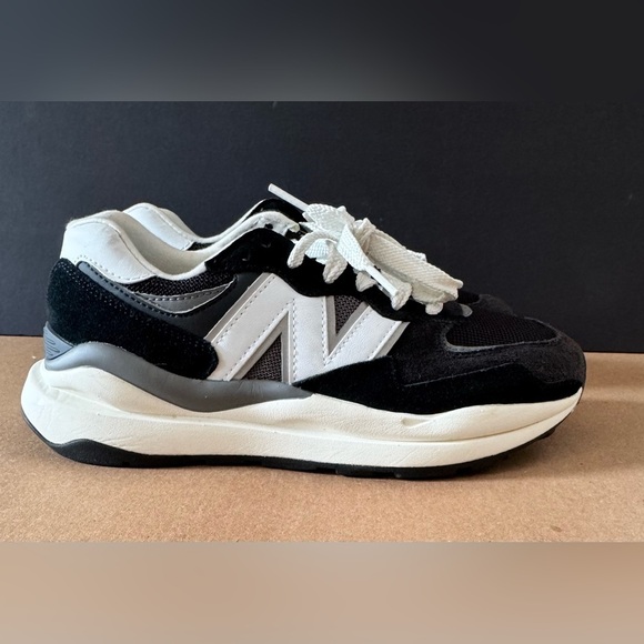 NWOB Womens New Balance 57/40 Black Sea Salt Chunky 80’s Retro Inspired Sneakers - Picture 2 of 11